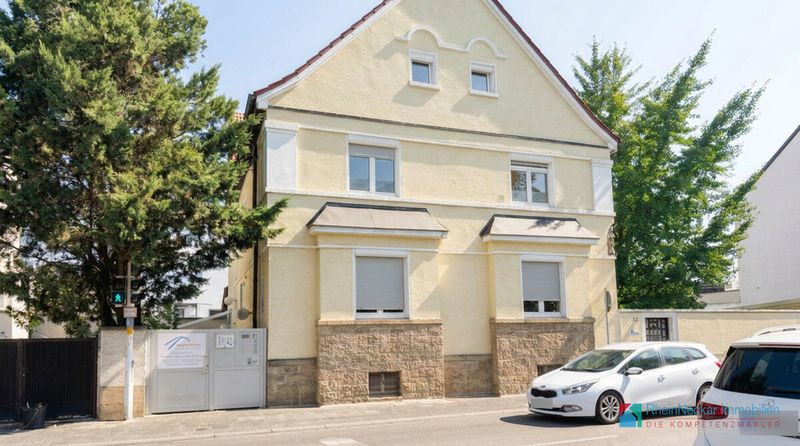 Lichtdurchflutete Dachgeschosswohnung mit viel Stauraum